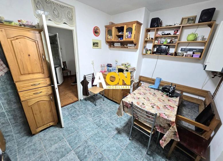 Apartament cu 4 camere decomandat, mobilat în Ampoi 3