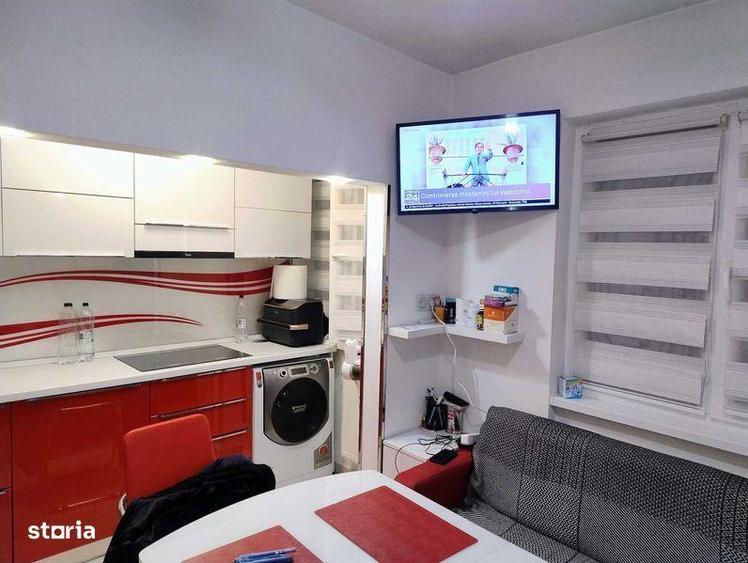 Apartament cu 3 camere semidecomandat în Nufărul