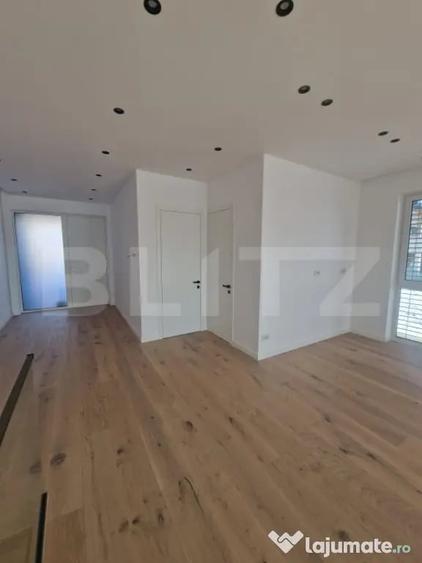 Casă cu 8 camere cu Teren 860 Mp în Central
