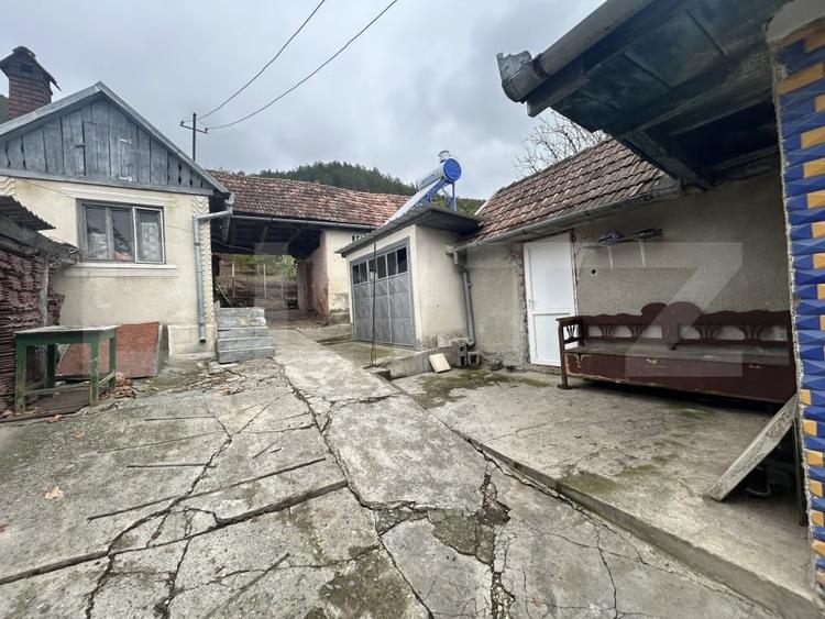 Casă individuală cu 3 camere cu Canalizare în Nicula