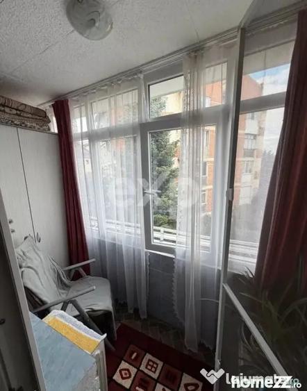 Apartament cu 2 camere decomandat în Micro 6