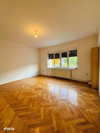 Apartament cu 3 camere în Andrei Mureșanu