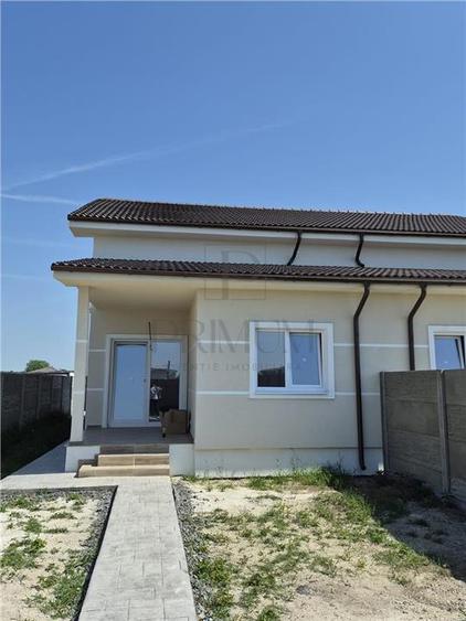 Duplex cu 4 camere cu Canalizare în Moșnița Veche