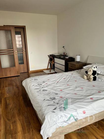 Apartament cu 3 camere semidecomandat în Florești