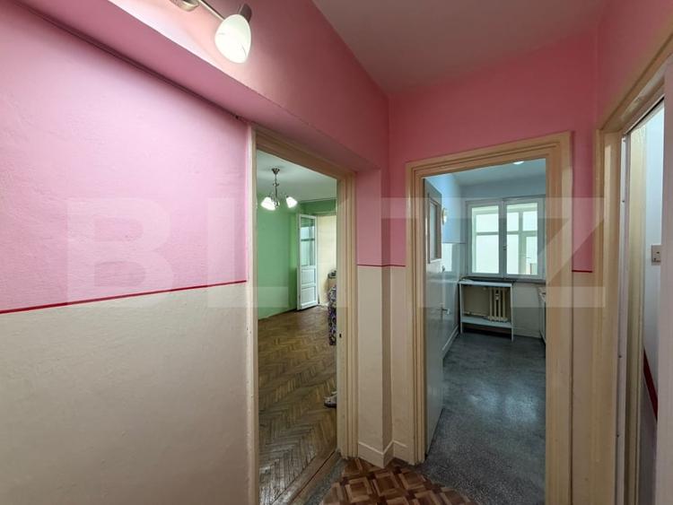 Apartament cu 2 camere semidecomandat, mobilat în Rovine