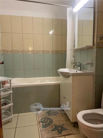 Apartament cu 3 camere decomandat în Nicolina
