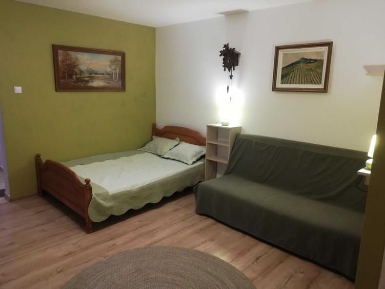 Garsonieră decomandată în Podul de Piatră