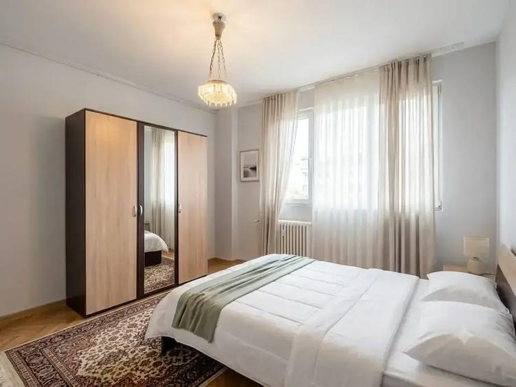 Apartament cu 2 camere semidecomandat, mobilat în 1 Mai