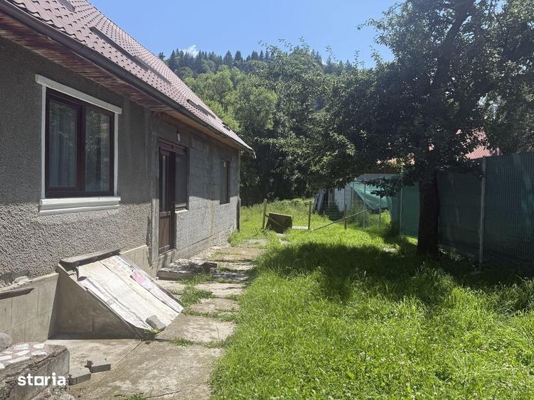 Casă cu 3 camere cu Teren 208 Mp în Moieciu