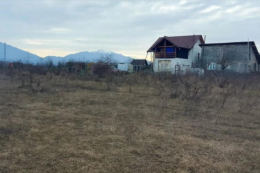 Teren intravilan de vanzare in Sanpetru 500 mp, utilita?i ?i case in apropiere - 1