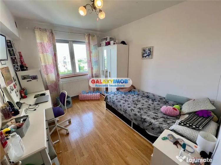 Apartament cu 4 camere decomandat, mobilat în Central