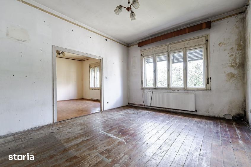 Casă cu 5 camere cu Teren 716 Mp în Pârneava