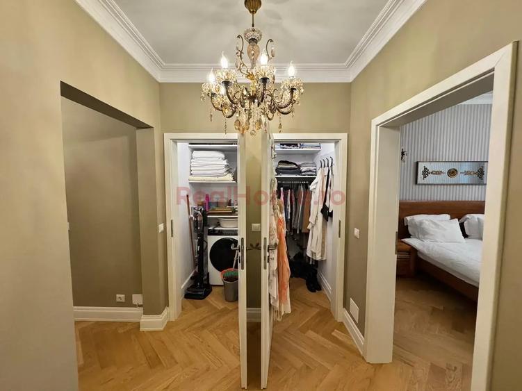 Apartament cu 2 camere decomandat, mobilat în Universitate
