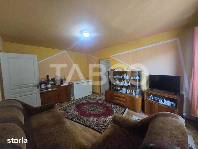 Apartament cu 2 camere semidecomandat, mobilat în Mihai Viteazul