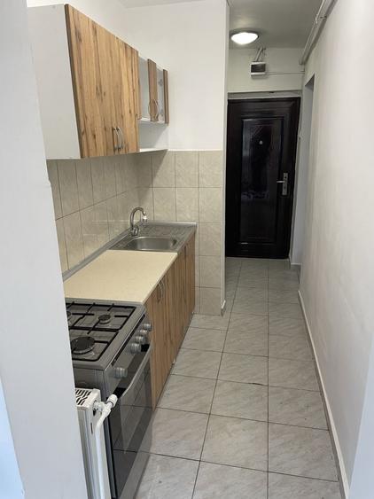 Garsonieră decomandată în Gorjului