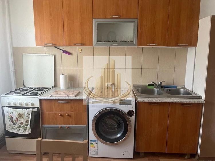 Apartament cu 2 camere semidecomandat, mobilat în Aradului