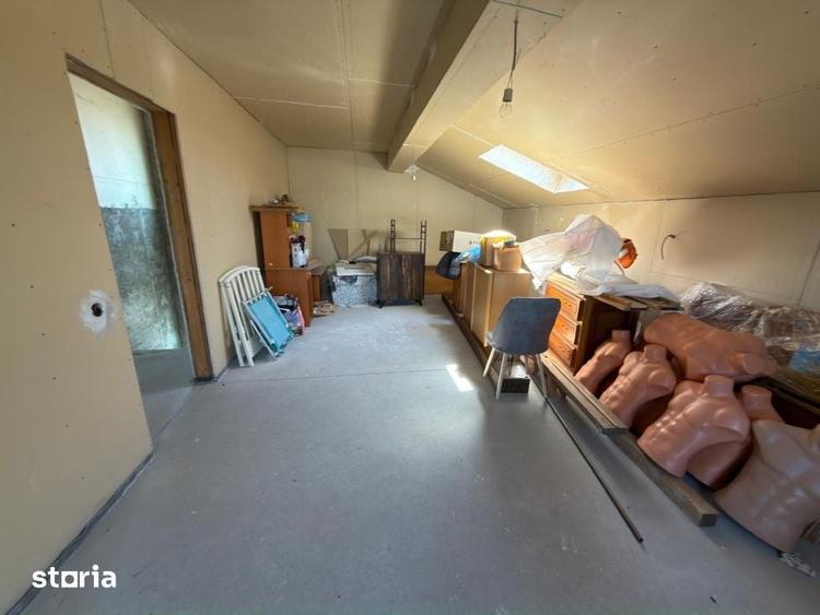 Casă cu 5 camere cu Teren 725 Mp în Ghindeni