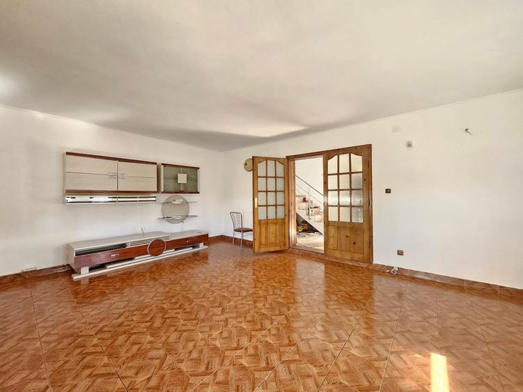 Casă individuală cu 4 camere cu Teren 1676 Mp în Exterior Nord