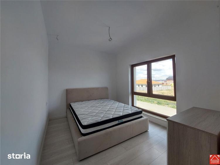 Casă cu 4 camere cu Teren 400 Mp în Vladimirescu