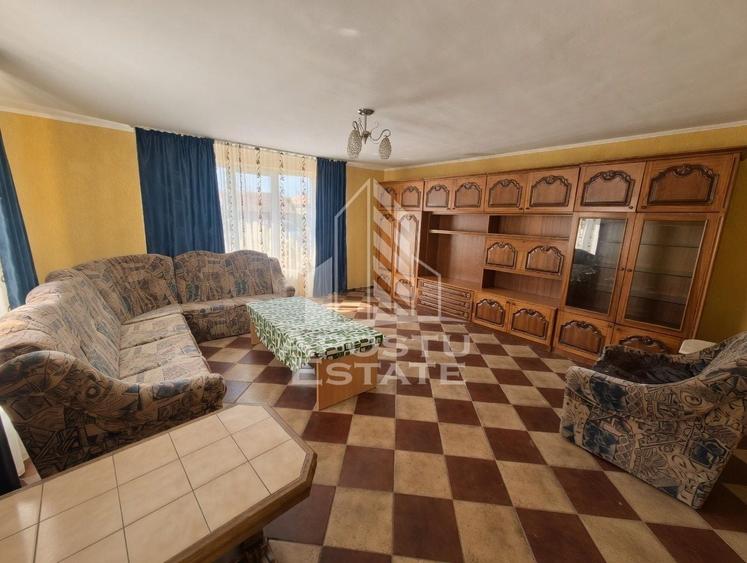 Casă individuală cu 5 camere cu Canalizare în Nord-Vest