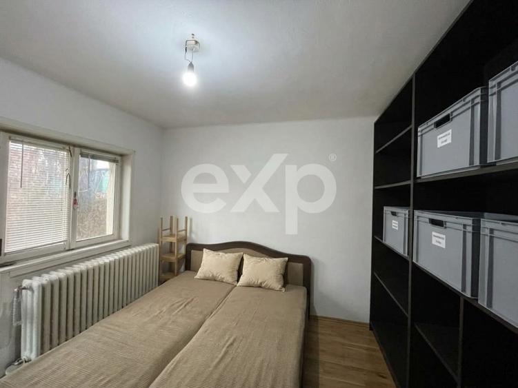 Apartament cu 4 camere decomandat în Lipovei