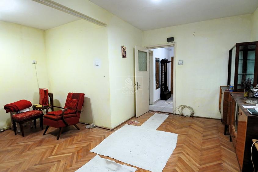 Garsonieră decomandată în Central