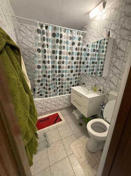 Apartament cu 2 camere semidecomandat în Olteniței
