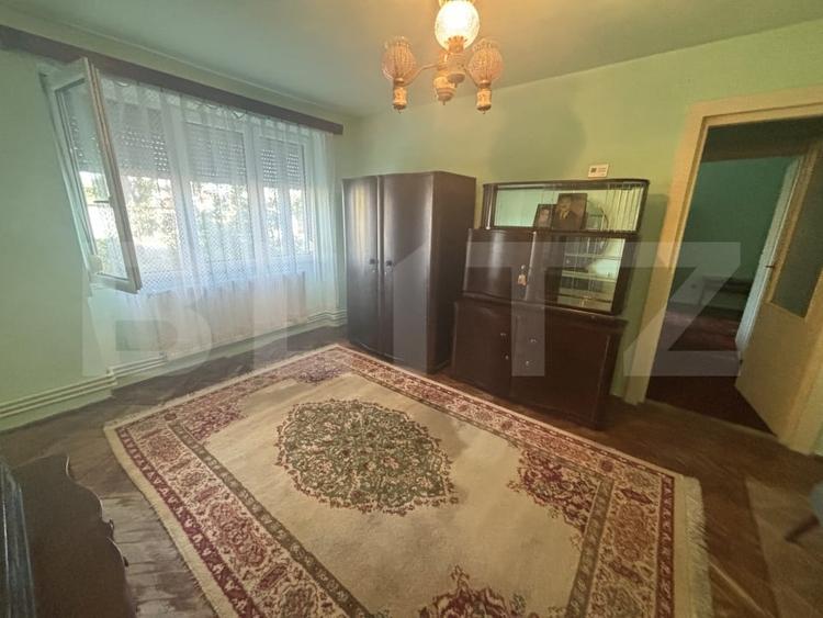Apartament cu 2 camere semidecomandat, mobilat în Botizului