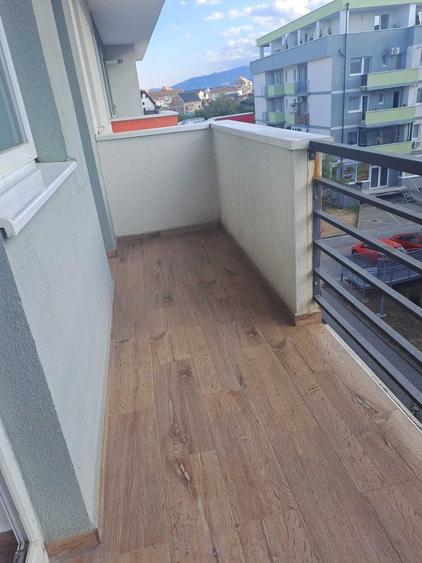 Apartament cu 2 camere semidecomandat în Turnișor