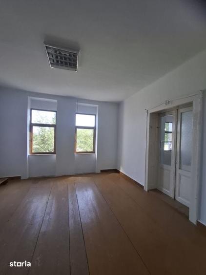 Casă cu 6 camere cu Teren 5766 Mp în Iosefin