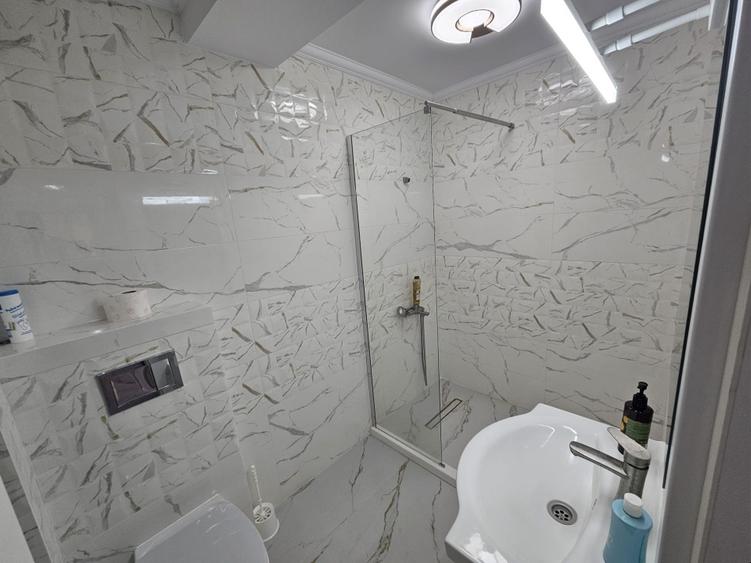 Apartament cu 2 camere decomandat în Far