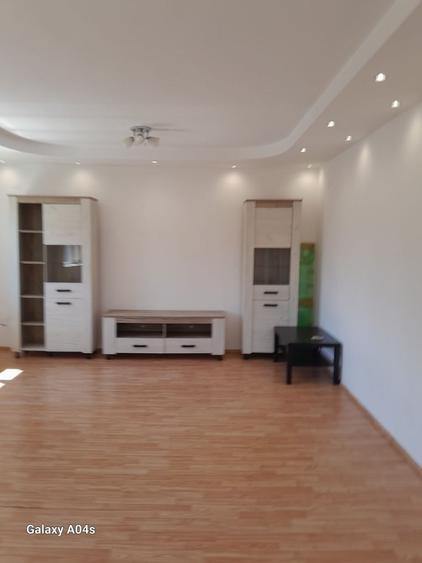 Casă cu 3 camere cu Teren 100 Mp în Băneasa