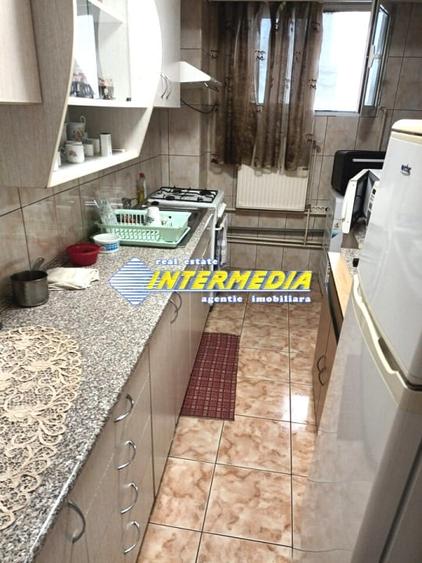 Casă individuală cu 4 camere cu Canalizare în Cetate