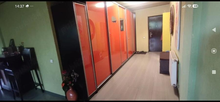 Apartament cu 2 camere decomandat în Valea Oltului