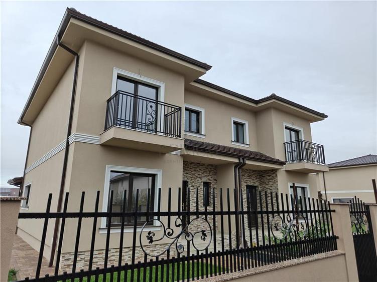 Duplex cu 5 camere cu Canalizare în Moșnița Nouă