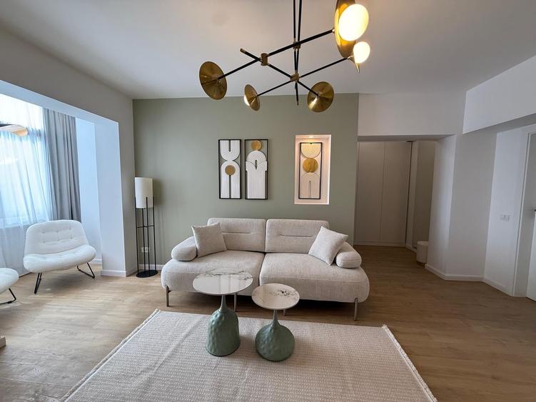 Apartament cu 3 camere decomandat în Dorobanți