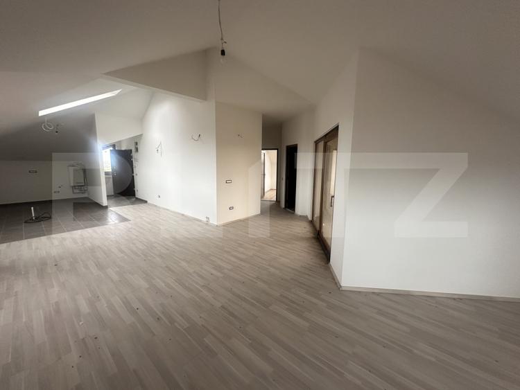 Apartament cu 3 camere semidecomandat în Aurel Vlaicu