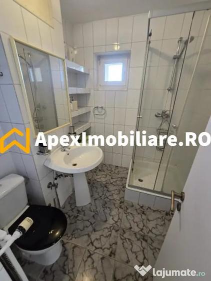 Apartament cu 2 camere decomandat în P-ța Victoriei