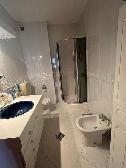 Apartament cu 5 camere decomandat, mobilat în Floreasca