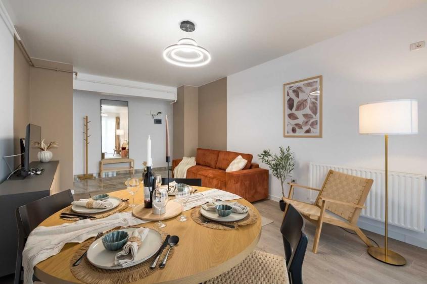 Apartament cu 2 camere decomandat în Central