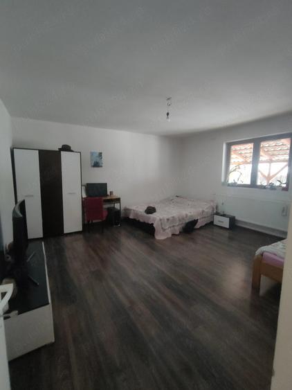 Casă cu 3 camere cu Teren 800 Mp în Central