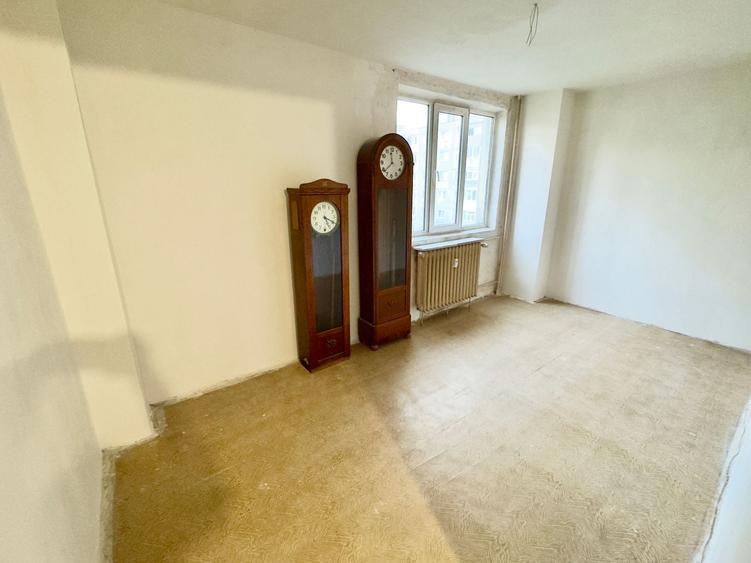 Apartament cu 3 camere decomandat în Lujerului
