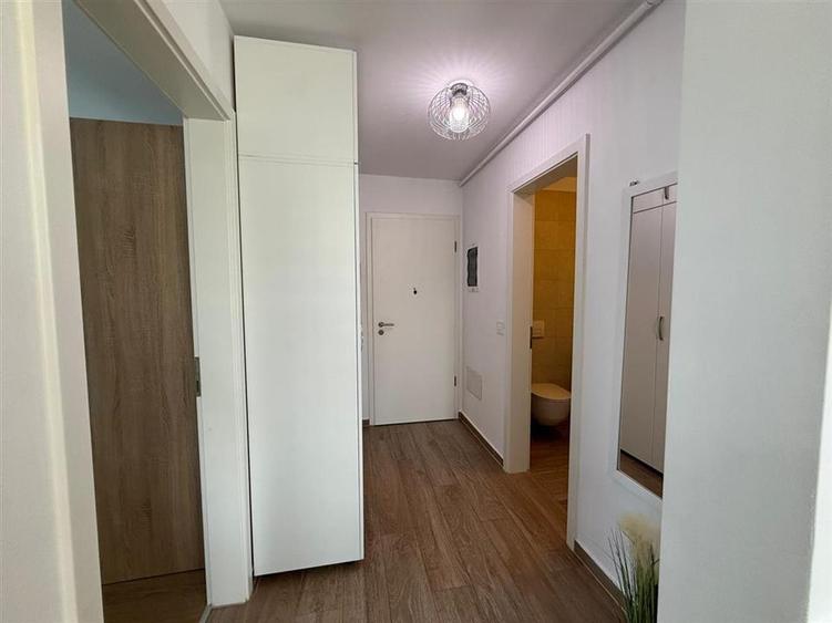 Apartament cu 2 camere decomandat, mobilat în Tractorul