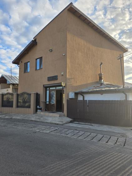 Spațiu comercial, de 300 mp, în Boldești