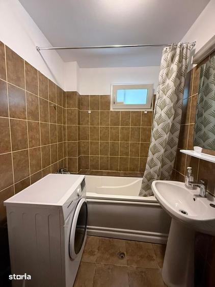 Apartament cu 4 camere semidecomandat în Central