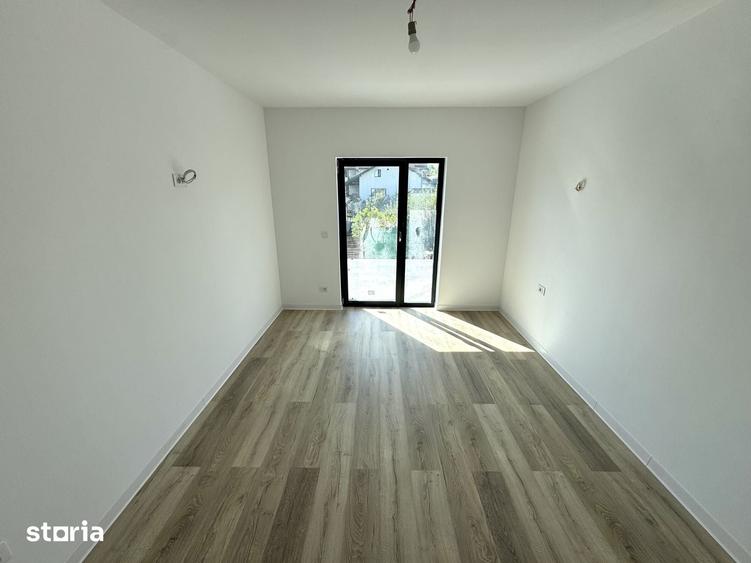 Casă cu 5 camere cu Teren 450 Mp în Bucium