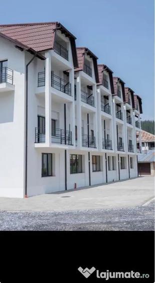 Apartament cu 2 camere decomandat în Est