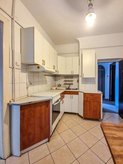 Vila la inchiriere in Piata Romana - 8