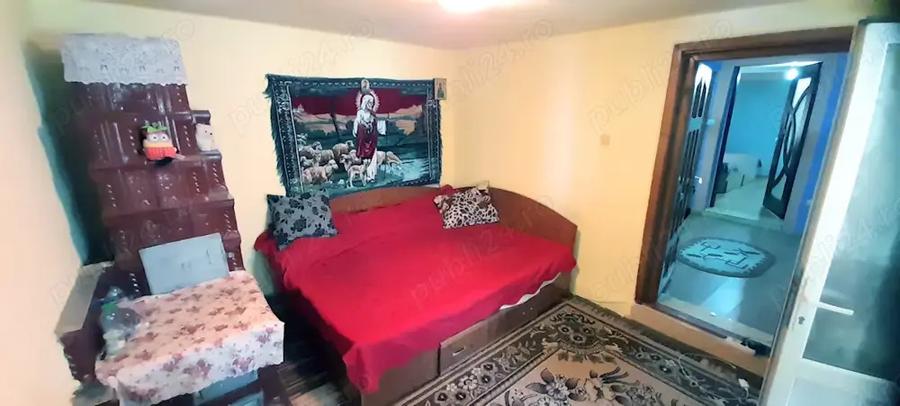 Casa cu 6 camere ?i 600 mp teren in comuna Ive?ti - 2