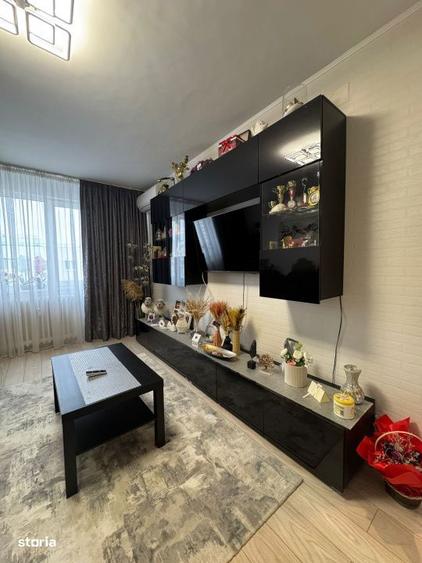 Apartament cu 3 camere semidecomandat, mobilat în Rahova